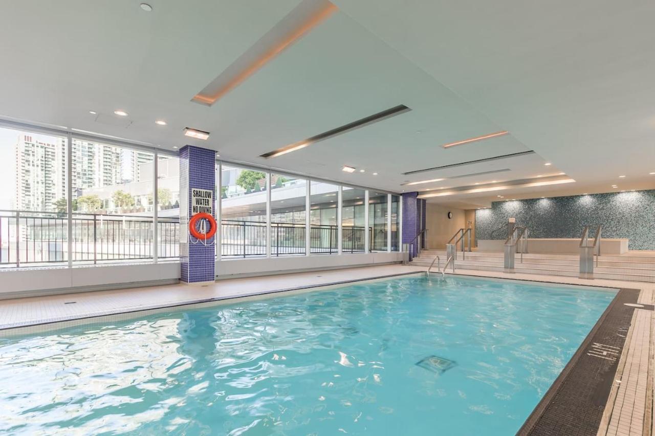 Gorgeous 1Br W/Parking Across The Scotiabank Arena Apartamento Toronto Exterior foto