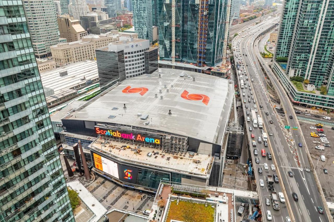 Gorgeous 1Br W/Parking Across The Scotiabank Arena Apartamento Toronto Exterior foto