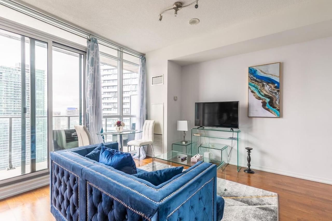 Gorgeous 1Br W/Parking Across The Scotiabank Arena Apartamento Toronto Exterior foto