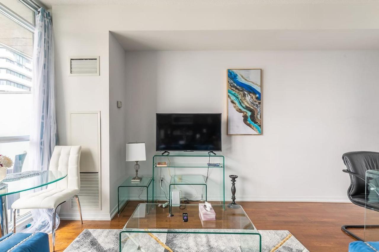Gorgeous 1Br W/Parking Across The Scotiabank Arena Apartamento Toronto Exterior foto